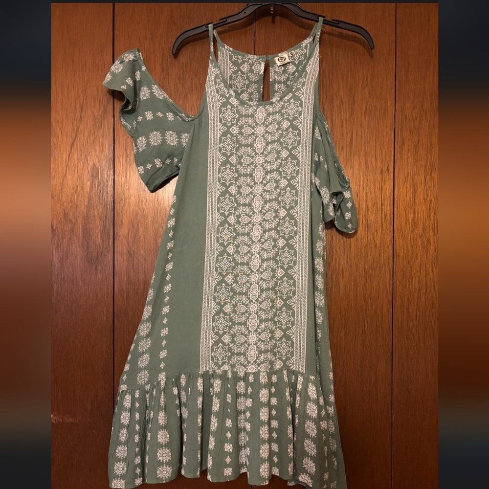 Lagaci Green and White Cold Shoulder Dress Sz M
